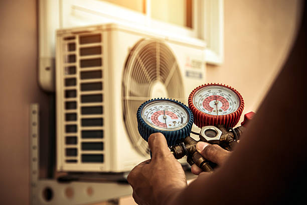 Professional Hvac technician working in Liberty, MO